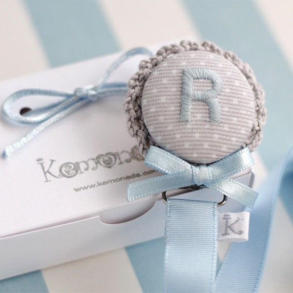 Chupetero personalizado con nombre bordado MINI DOTS