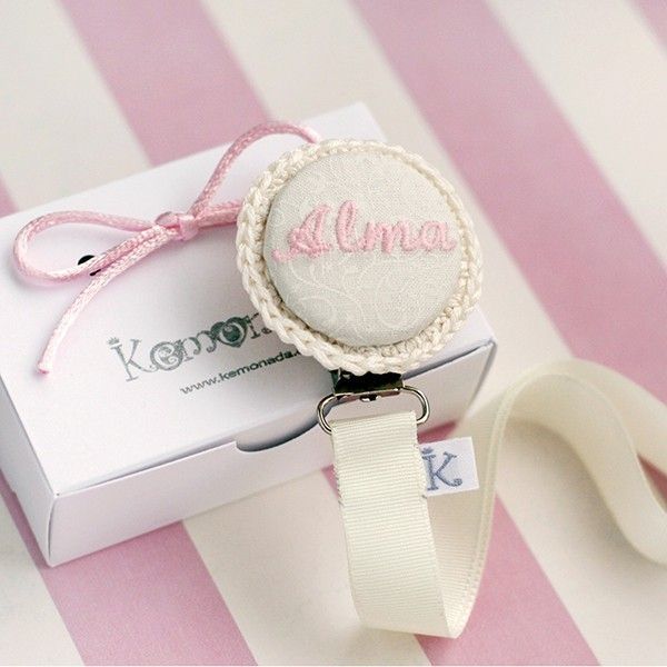 Chupetero bordado personalizado para bautizo LEAVES