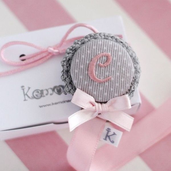 Chupetero personalizado con nombre bordado MINI DOTS