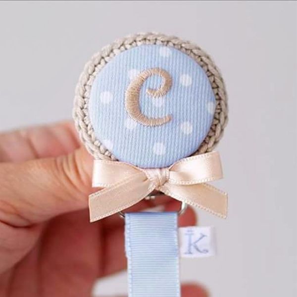 Chupetero personalizado bordado con nombre SWEET BABY