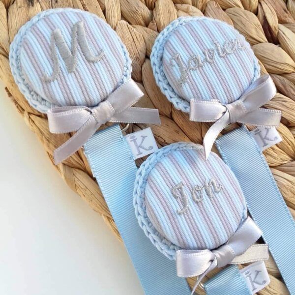 Chupetero personalizado con nombre bordado LITTLE BLUE STRIPES